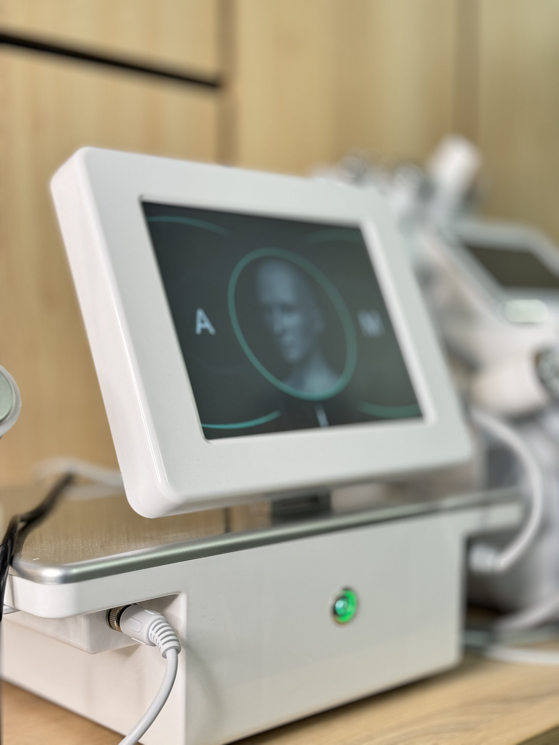 MG CLINIC — клініка дерматовенерології, трихології та косметології
 Краса через здоров’я
MG CLINIC — це простір, де ваша краса починається зі здоров’я. Ми пропонуємо повний спектр послуг дерматовенерології (лікування дерматозів, акне, розацеа, діагностика та видалення новоутворень), трихології, доглядової, апаратної та ін’єкційної косметології.
Клініка працює з літа 2024 року у Києві за адресою вул. Вадима Гетьмана, 1А.
 Засновниця та головний лікар — Ковалик Валерія, дерматовенеролог з понад 5-річним досвідом роботи. У команді — лікар Лазаренко Анжеліка Валеріївна.
MG CLINIC — ваш дерматологічний оазис турботи, комфорту та професіоналізму. Ми створюємо красу та зберігаємо здоров’я.
